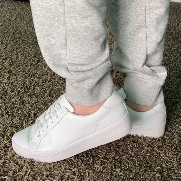 MICHAEL KORS WOMENS LEATHER SNEAKERS COLOR WHITE 6 - Picture 1 of 16